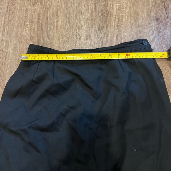 Vintage Valentino Black Skirt with pockets - Picture 5 of 8